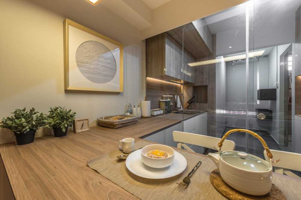 Asian Dining Room with Dining Table and Dining Chairs