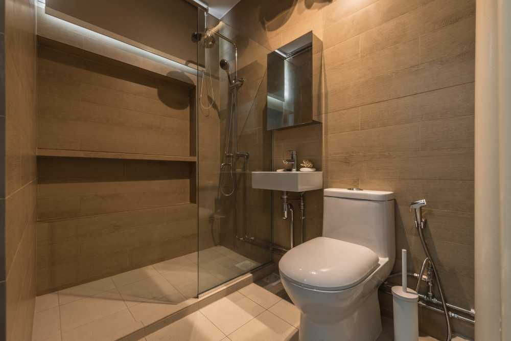 Asian Bathroom with Mirror and Bathroom Storage