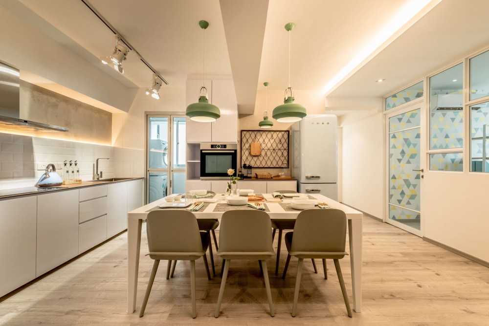 Scandinavian Kitchen with Vinyl Flooring and Open Kitchen