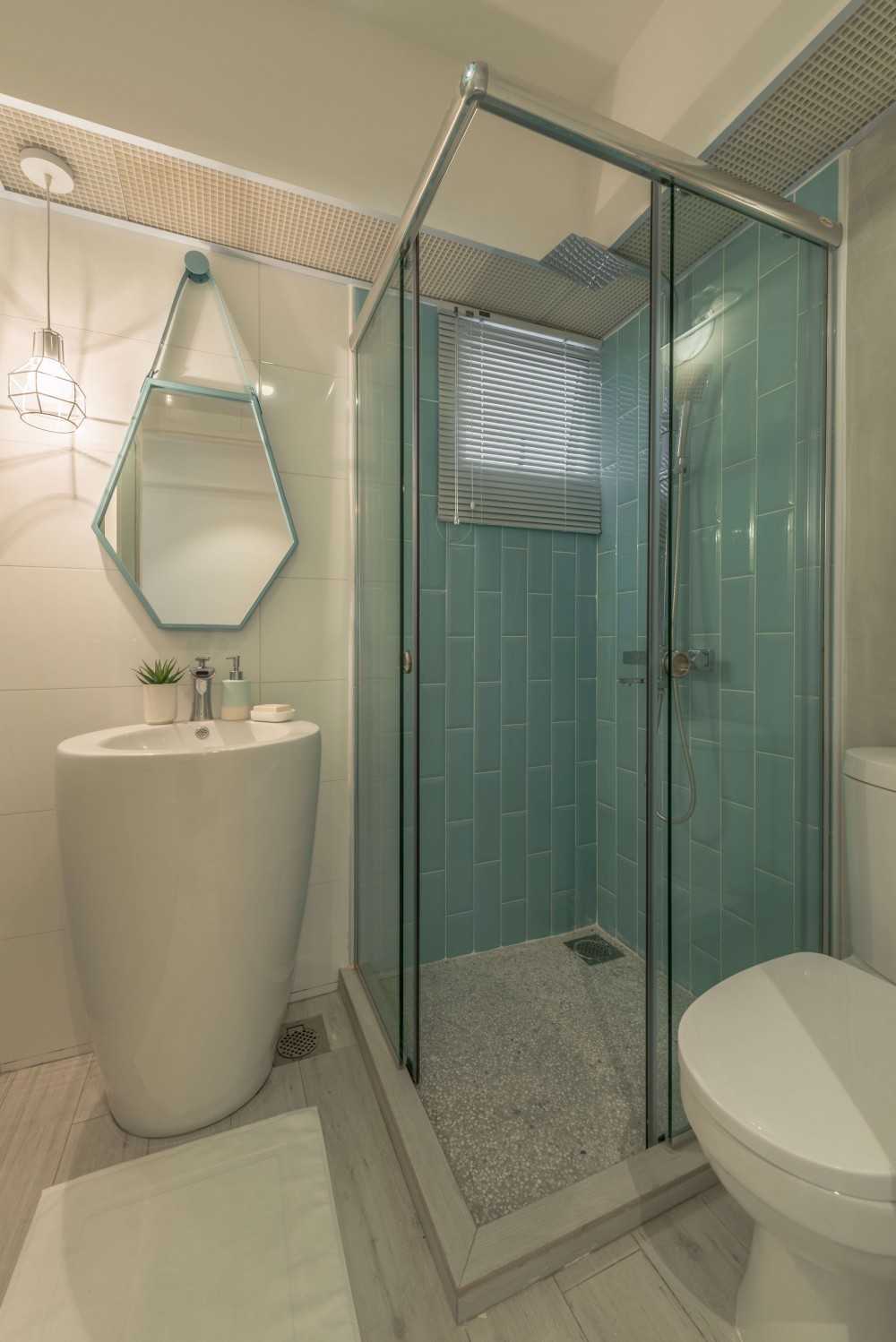 Scandinavian Bathroom with Mirror and Bathroom Storage