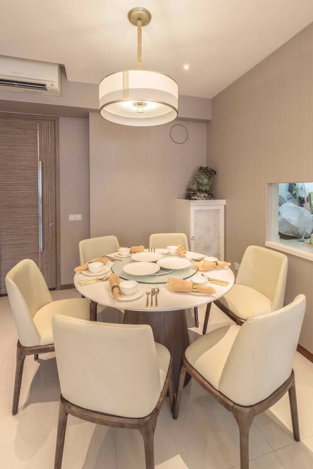 Asian Dining Room with Dining Table and Dining Chairs