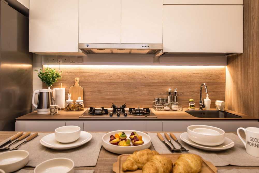 Scandinavian Kitchen with Countertop and Kitchen Backsplash