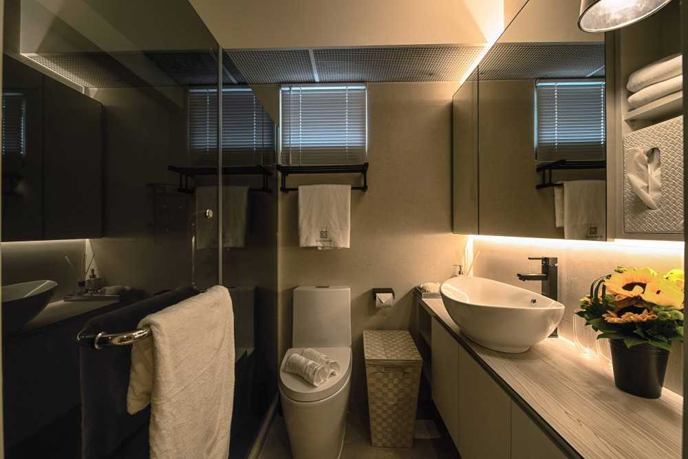 Contemporary Bathroom with Laundry Baskets and Bathroom Storage