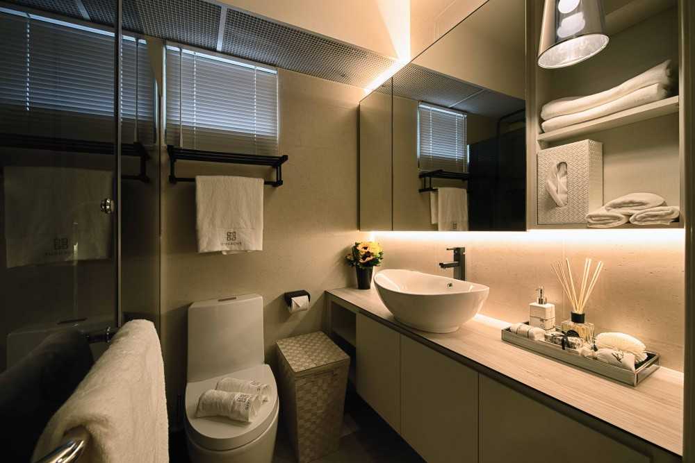 Contemporary Bathroom with Laundry Baskets and Bathroom Sinks