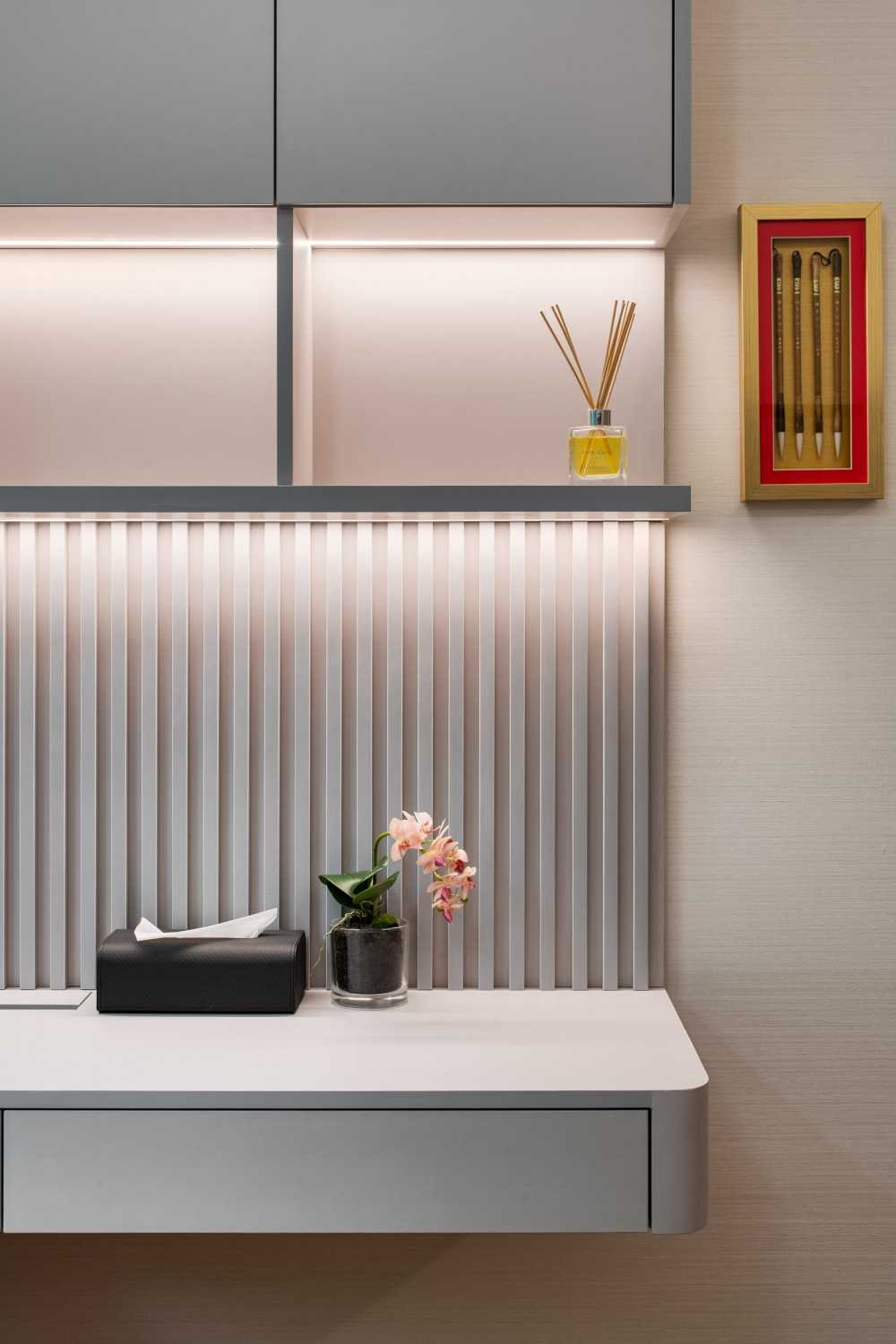 Modern Home Office with Bookshelf and Wallpaper
