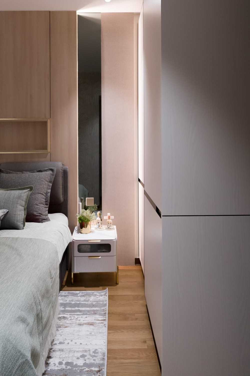 Modern Bedroom with Wood Flooring and Wardrobe