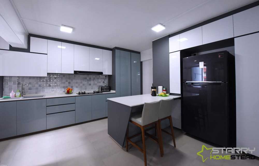 Scandinavian Kitchen with Kitchen Island and Kitchen Backsplash