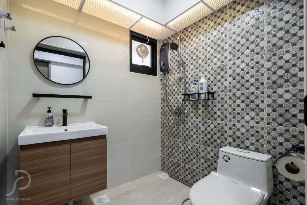 Scandinavian Bathroom with Homogeneous Tiles and Mirror