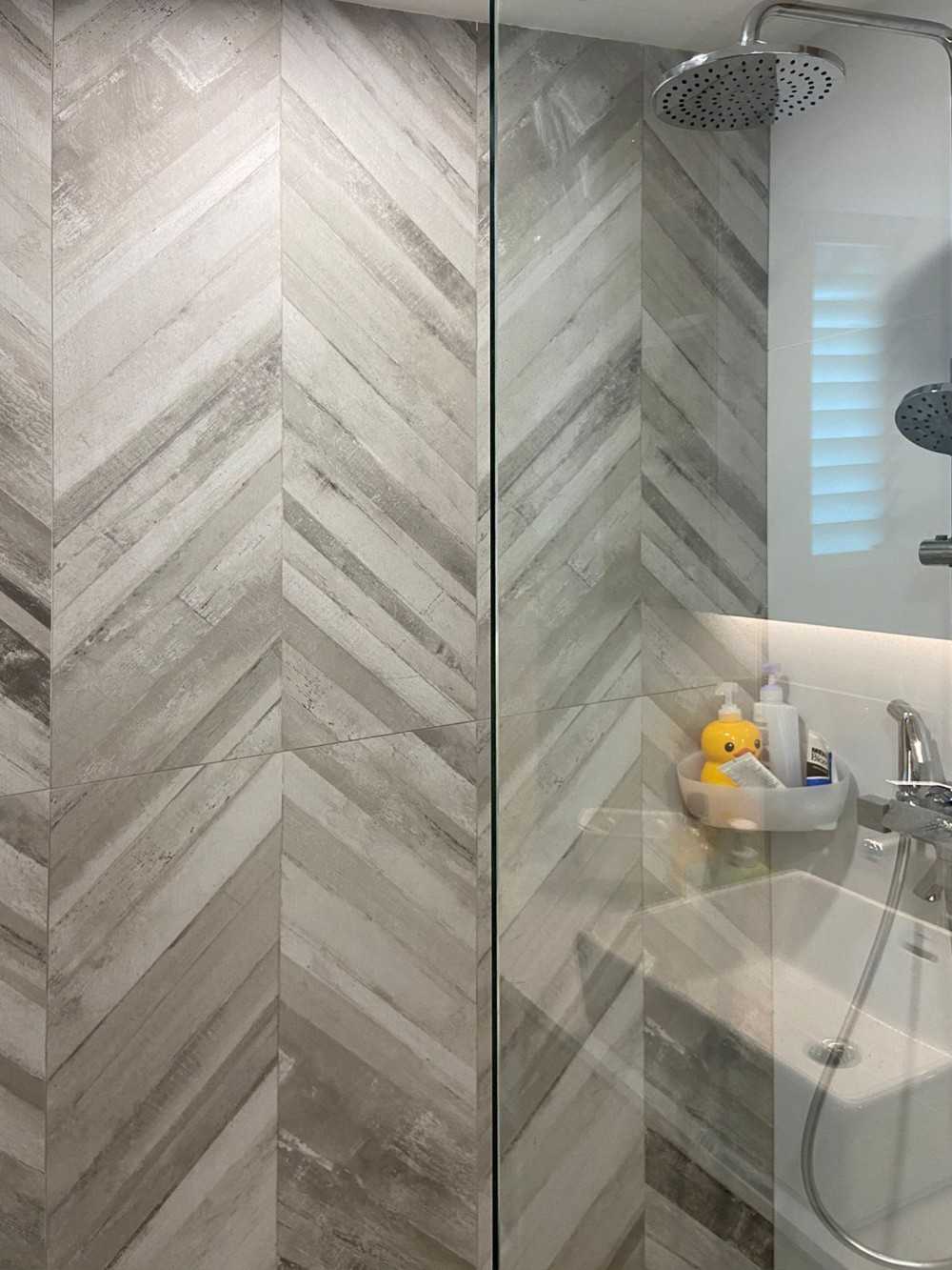 Modern Bathroom with Mirror and Shower Screen