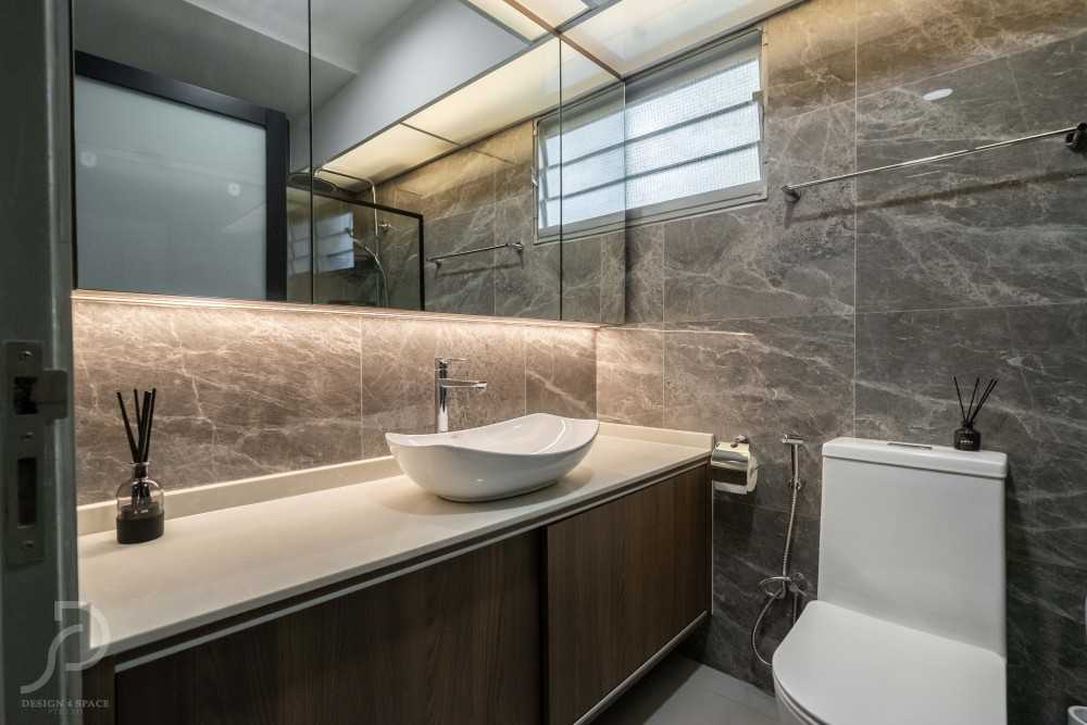 Modern Bathroom with Homogeneous Tiles and Mirror