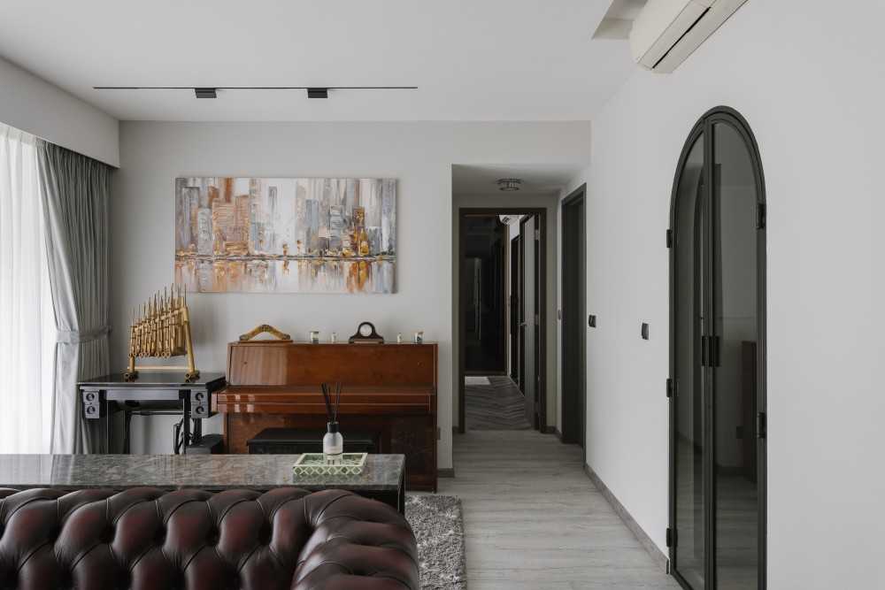 Modern Living Room with Vinyl Flooring and Artwork
