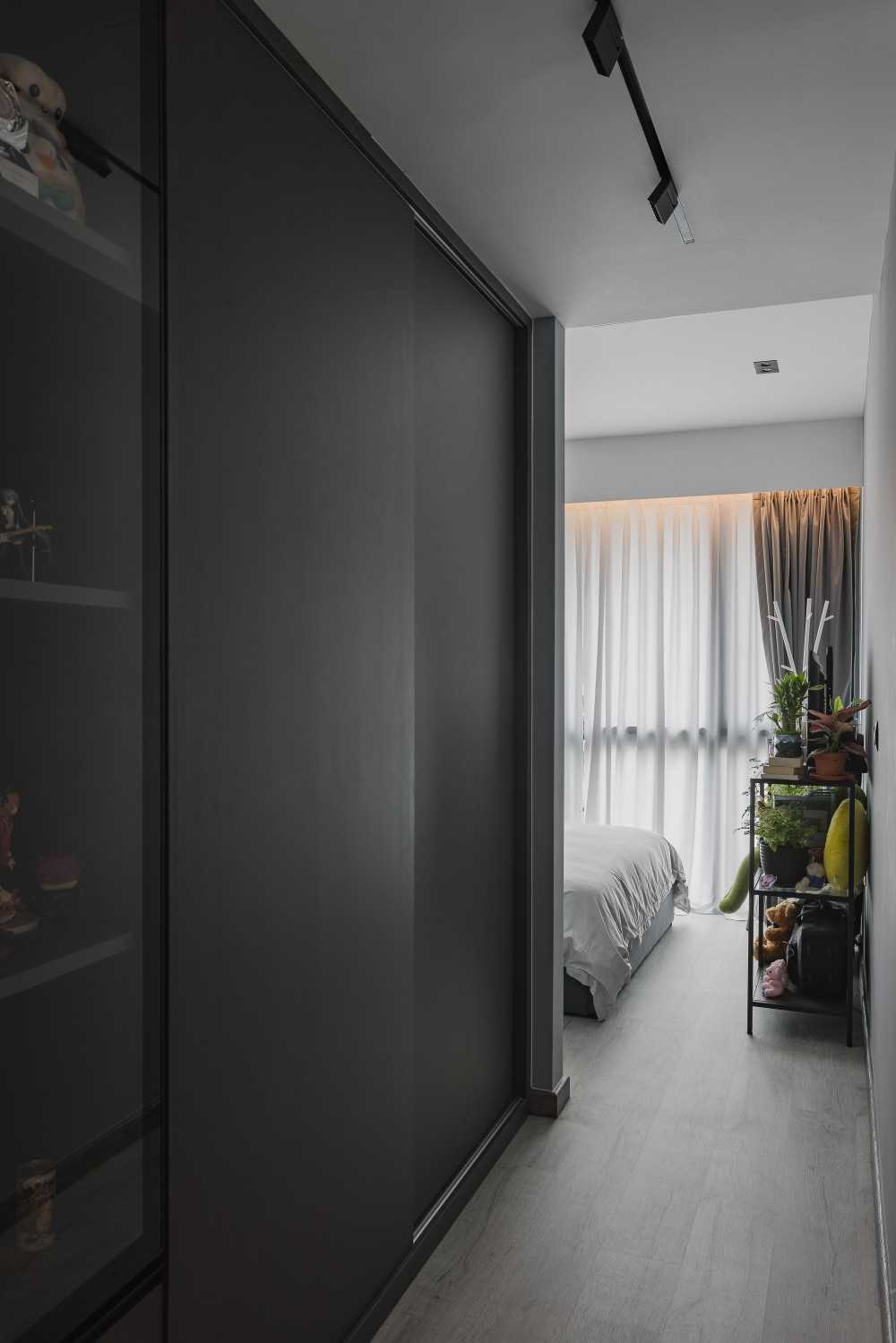 Modern Bedroom with Wardrobe and Sliding Wardrobe