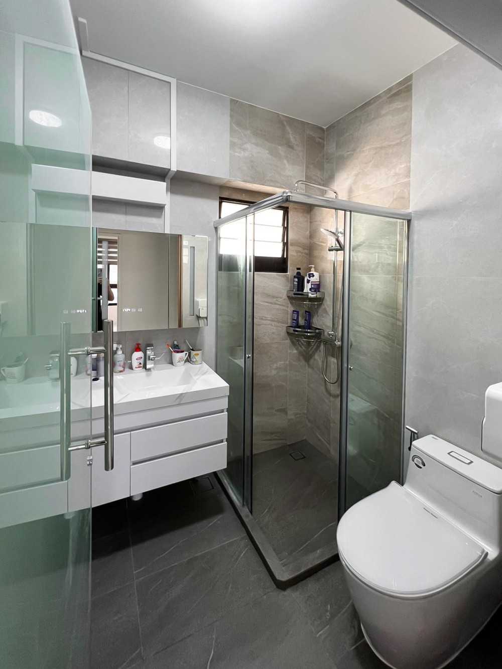 Modern Bathroom with Mirror and Shower Screen