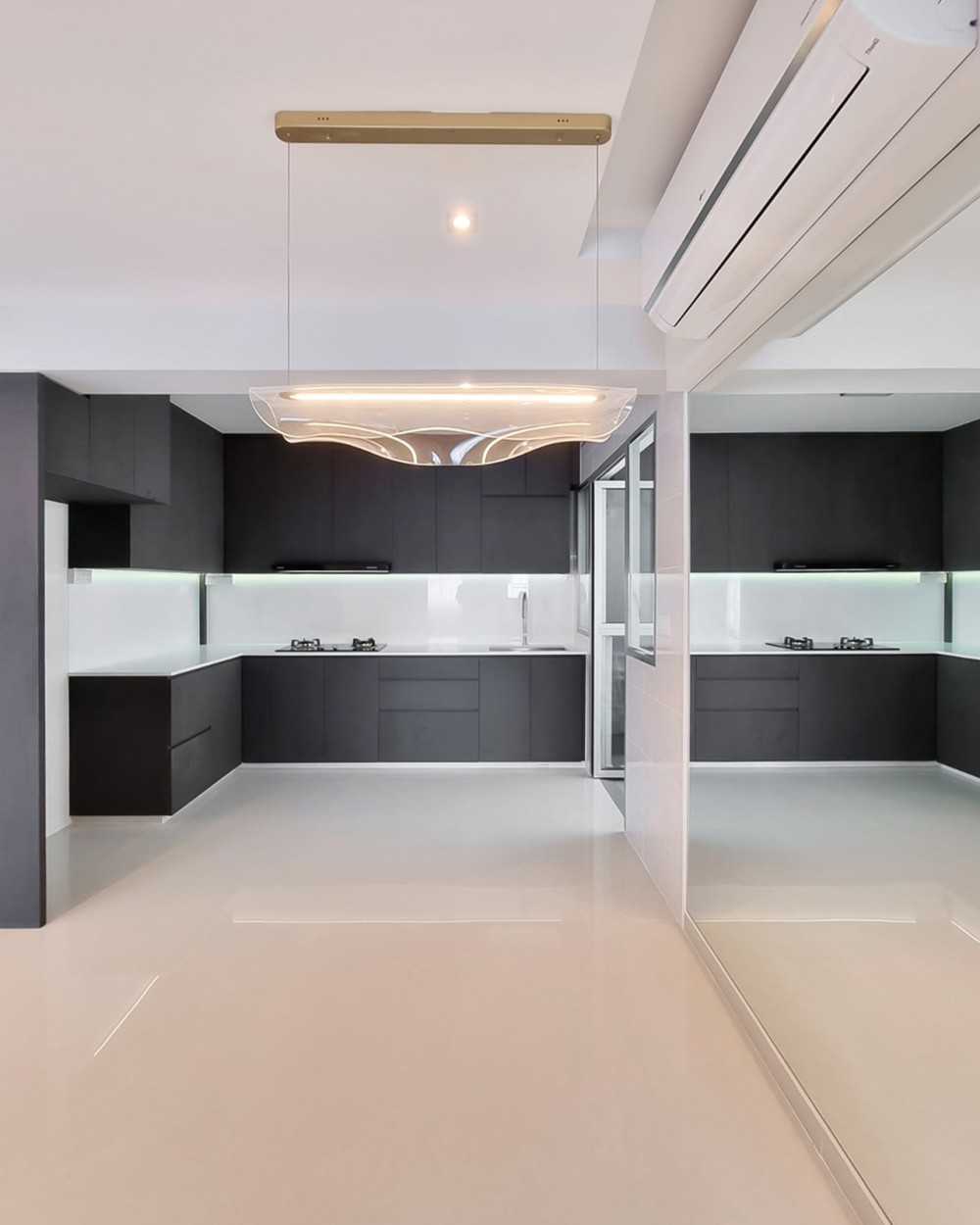 Modern Kitchen with Mirror and Kitchen Accessories