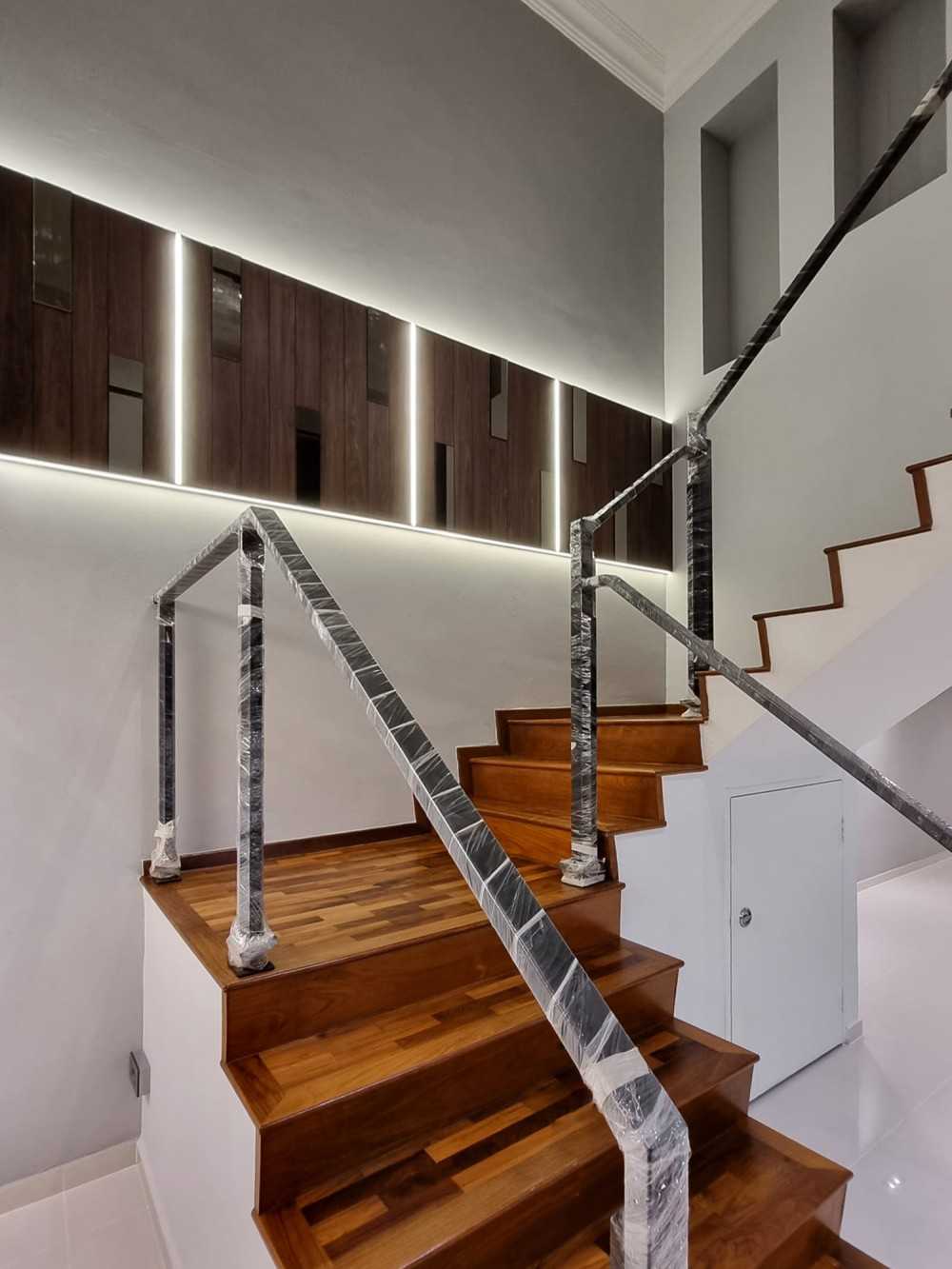 Modern Living Room with Feature Wall and Mirror