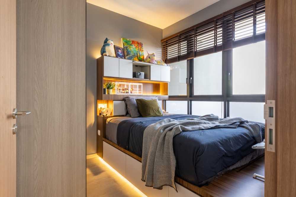 Modern Bedroom with Platform Bed and Built-in Bed