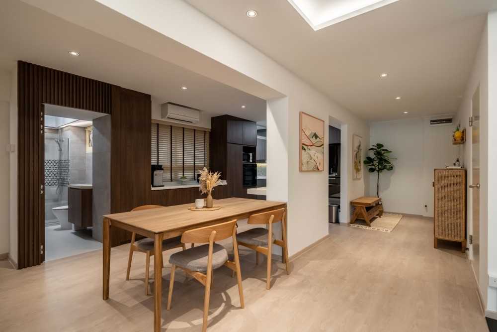 Scandinavian Dining Room with Dining Table and Dining Chairs