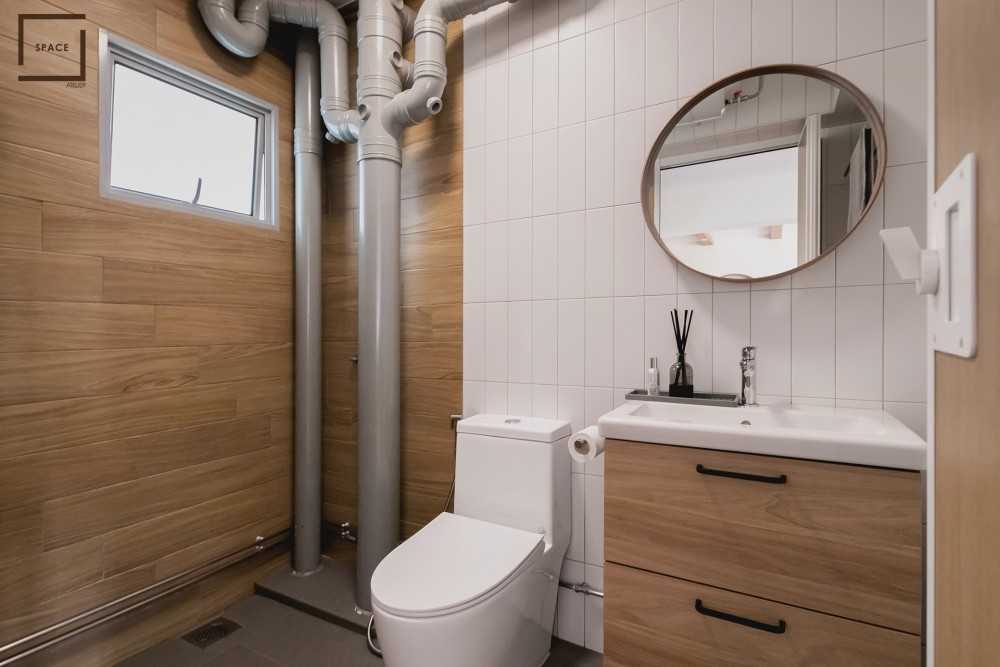 Modern Bathroom with Mirror and Shower Screen