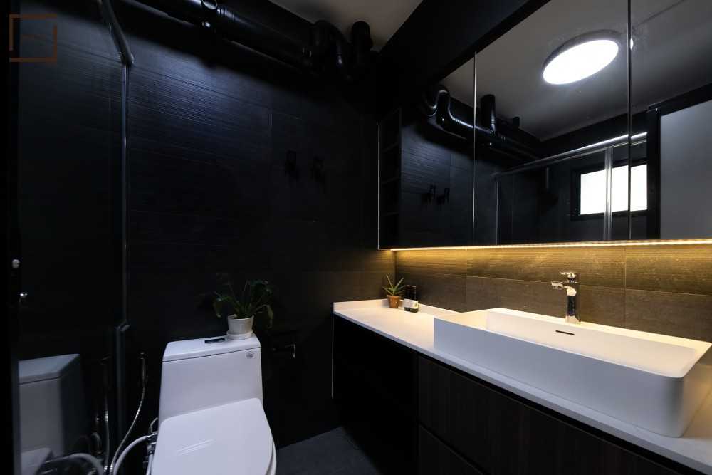 Contemporary Bathroom with Mirror and Shower Screen