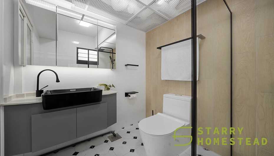 Modern Bathroom with Mirror and Bathroom Storage