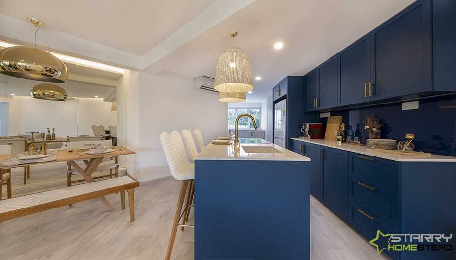 Eclectic Kitchen with Breakfast Counter and Kitchen Cabinets