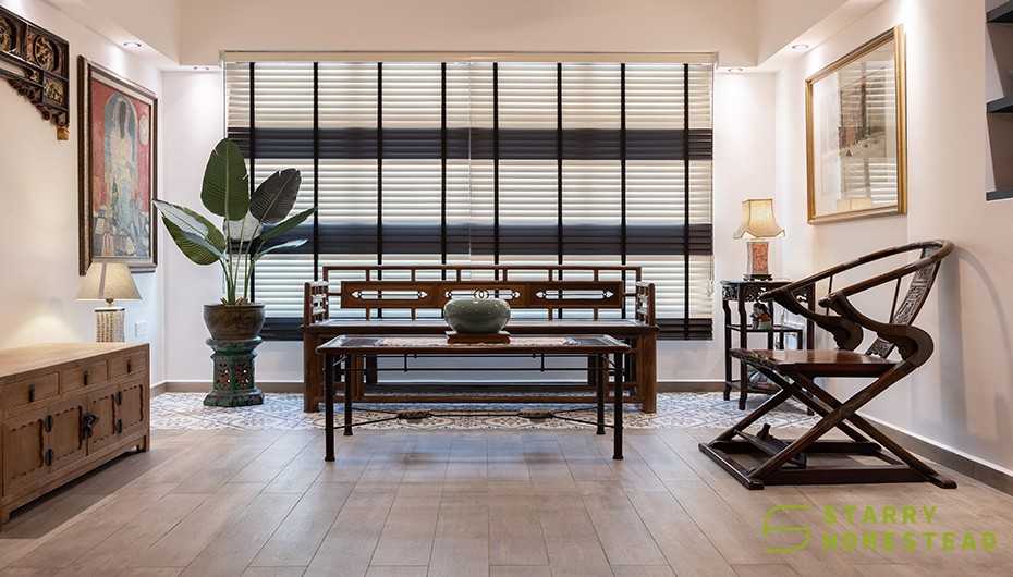 Modern Living Room with Paintings and Lamps