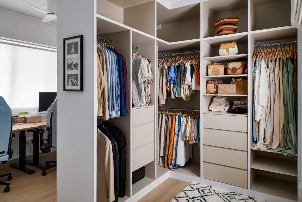 Country Bedroom with Vinyl Flooring and Wardrobe