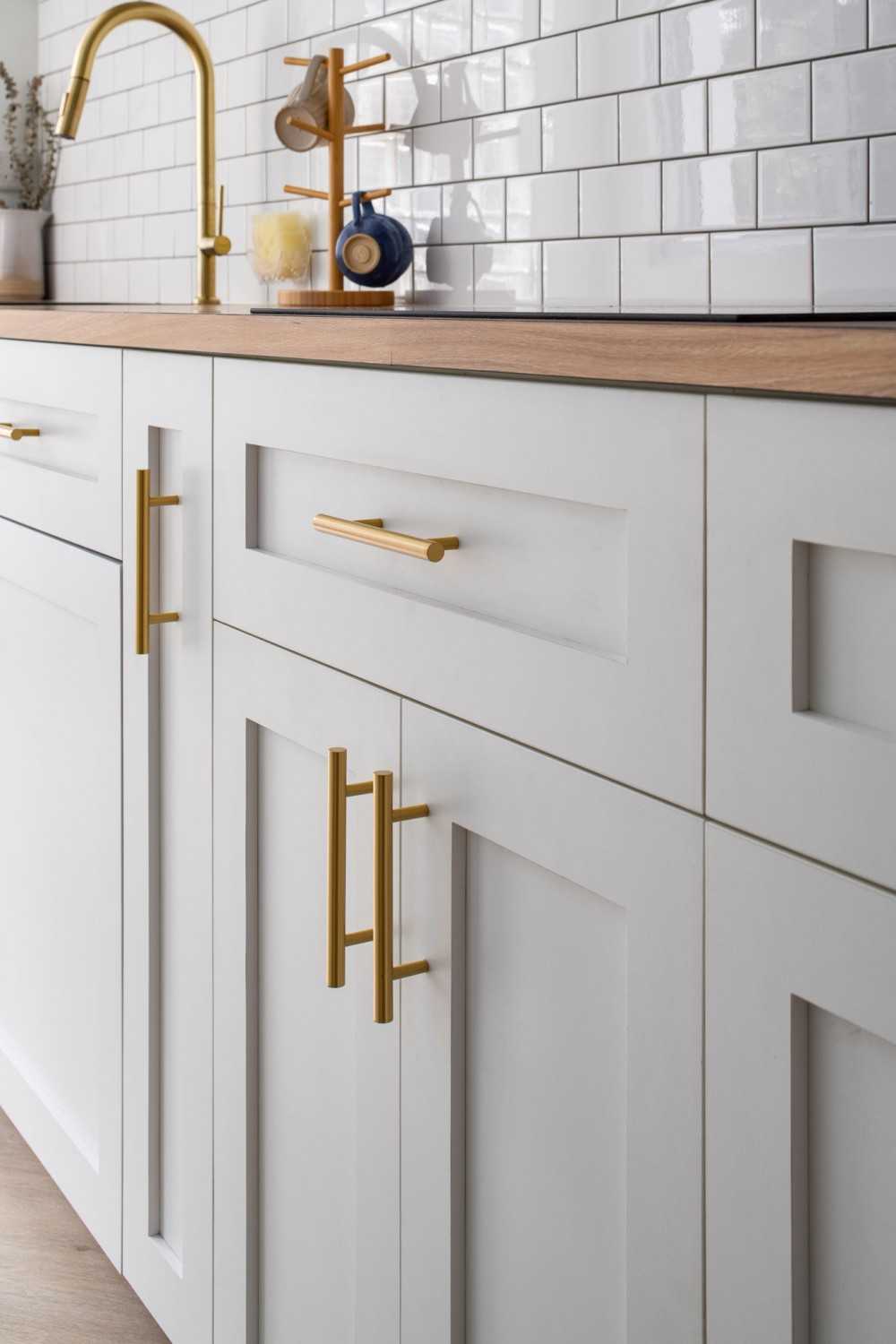 Country Kitchen with Countertop and Homogeneous Tiles
