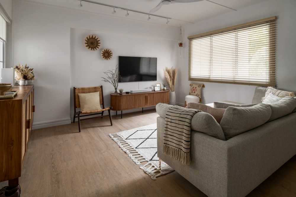 Country Living Room with Vinyl Flooring and TV Console