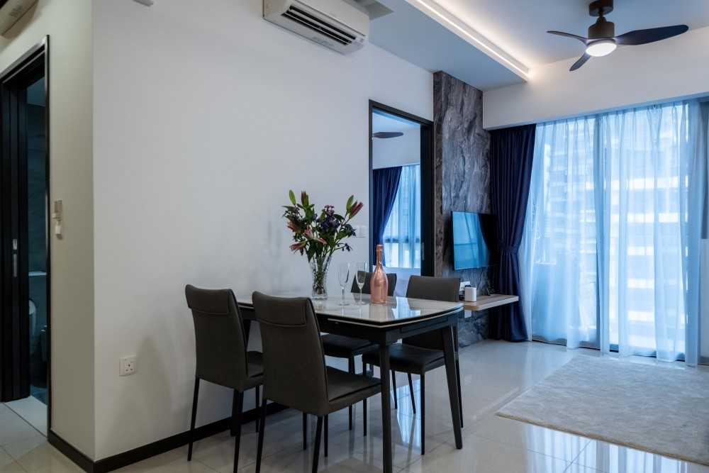 Contemporary Dining Room with Cove Lighting and Dining Table