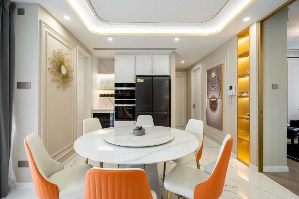 Modern Dining Room with Dining Chairs and Seating Bench