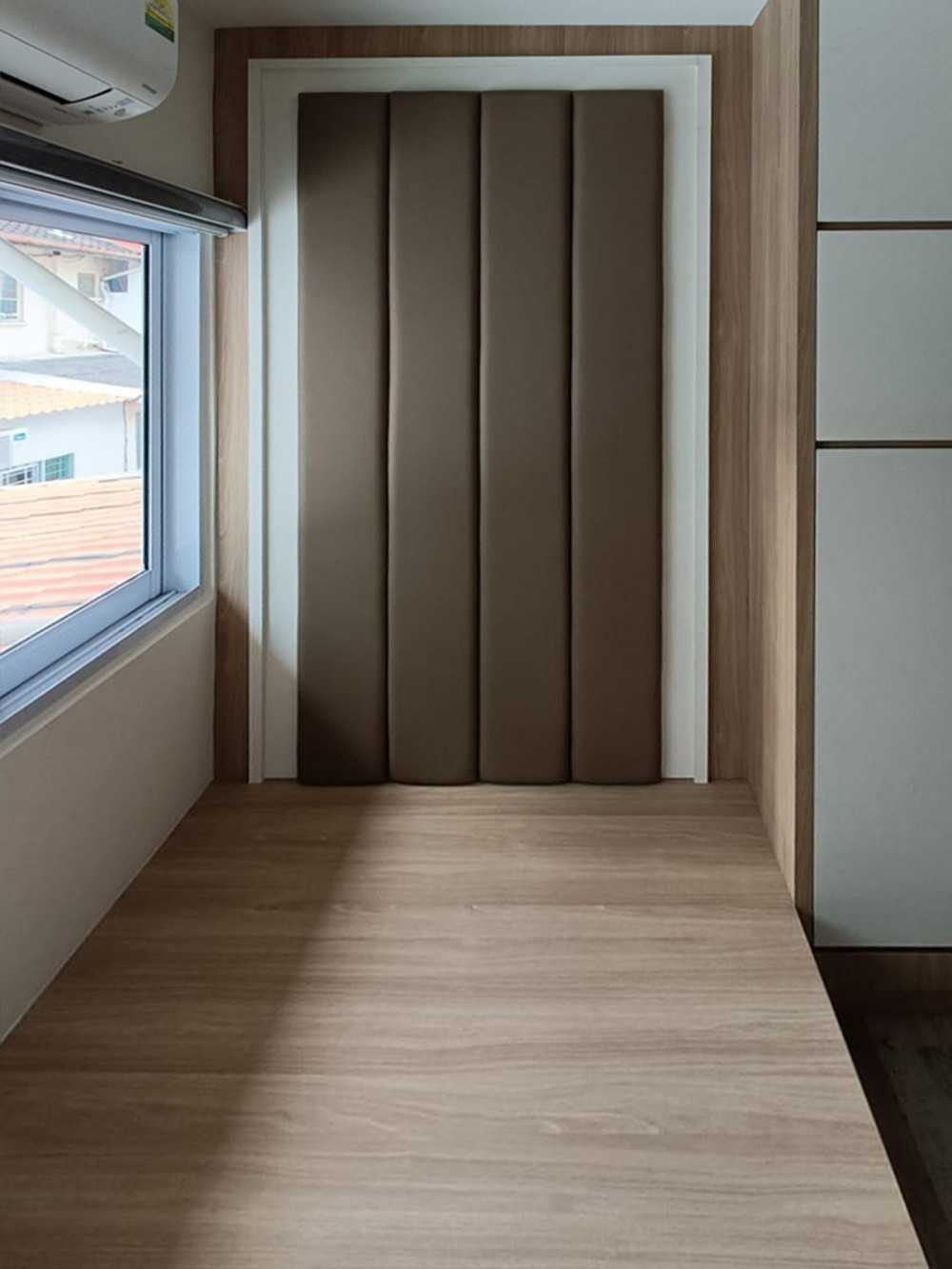 Scandinavian Bedroom with Built-in Bed and Window Grille