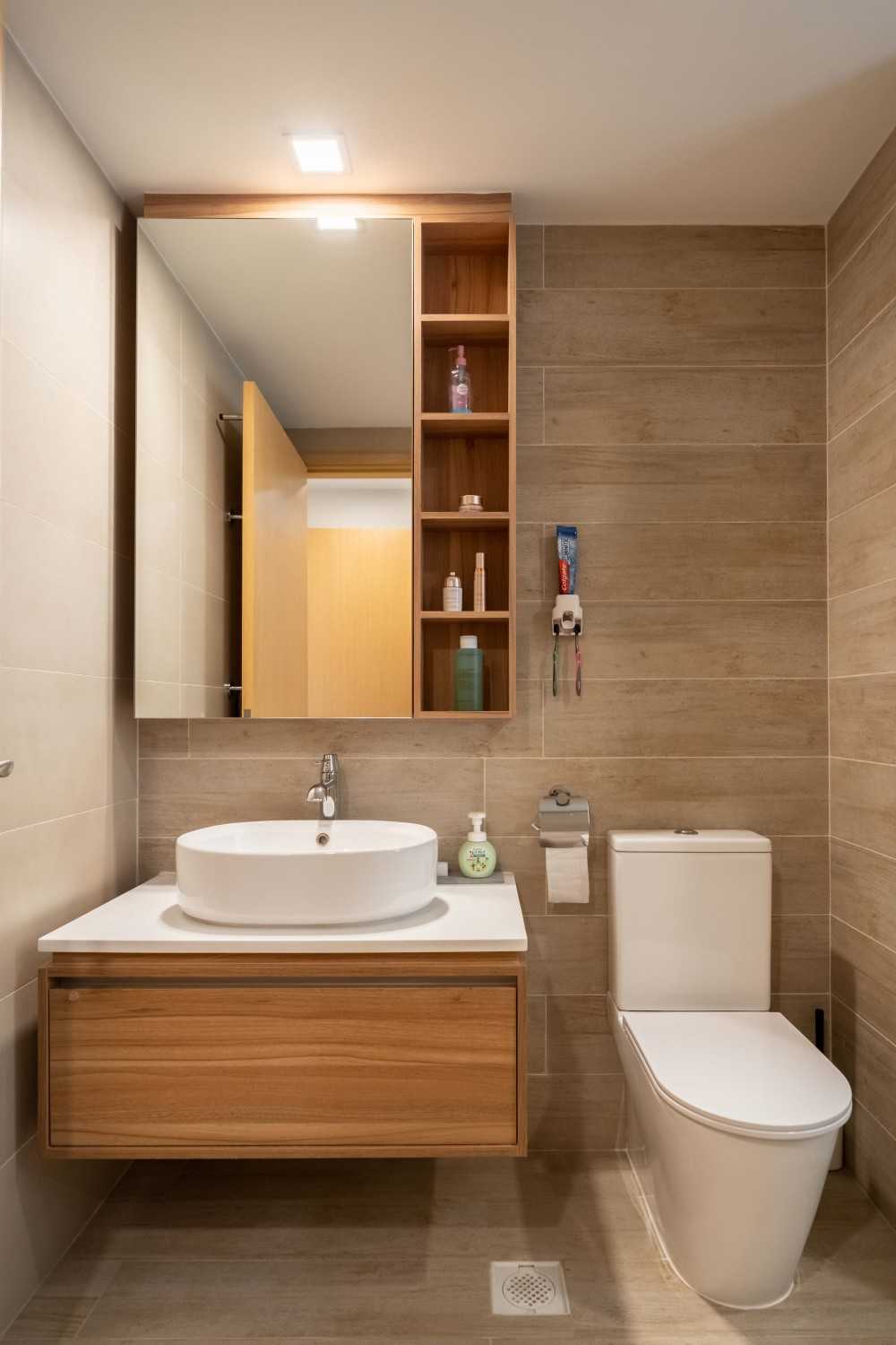 Modern Bathroom with Granite Floor and Wood Flooring