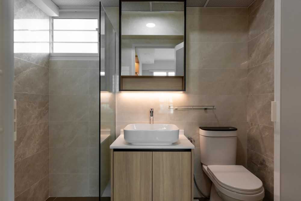 Transitional Bathroom with Mirror and Bathroom Mirrors