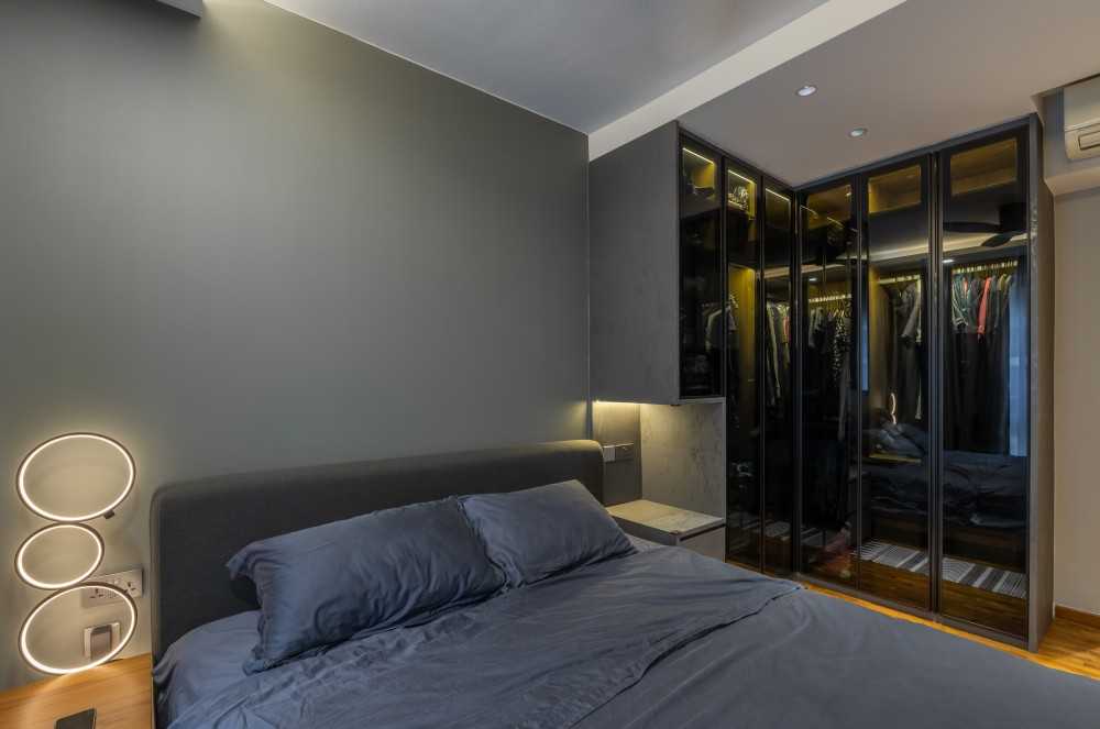 Scandinavian Bedroom with Drop Ceiling and Wardrobe