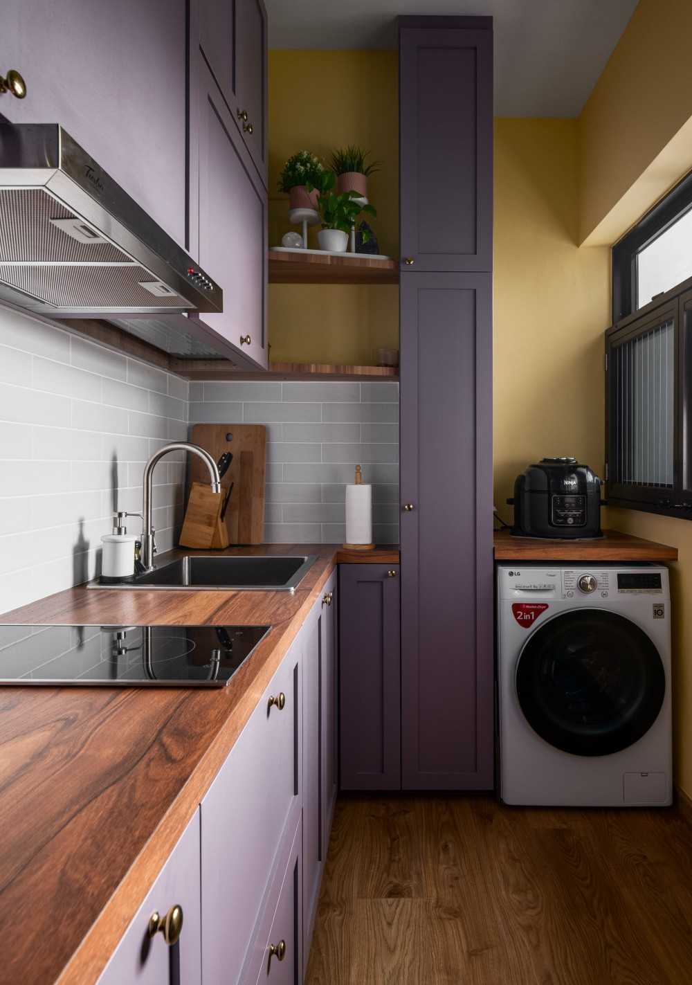 Eclectic Kitchen with Vinyl Flooring and Kitchen Island
