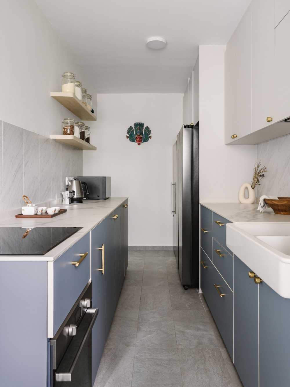 Contemporary Kitchen with Cupboard and Kitchen Backsplash