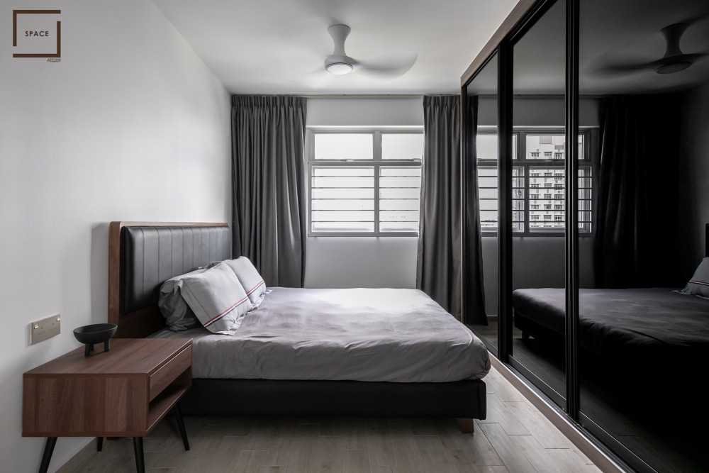 Contemporary Bedroom with Vinyl Flooring and Wardrobe