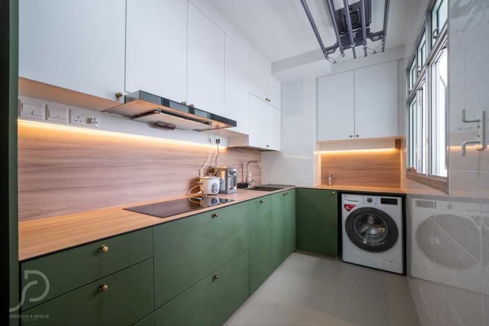 Minimalist Kitchen with Homogeneous Tiles and Kitchen Backsplash