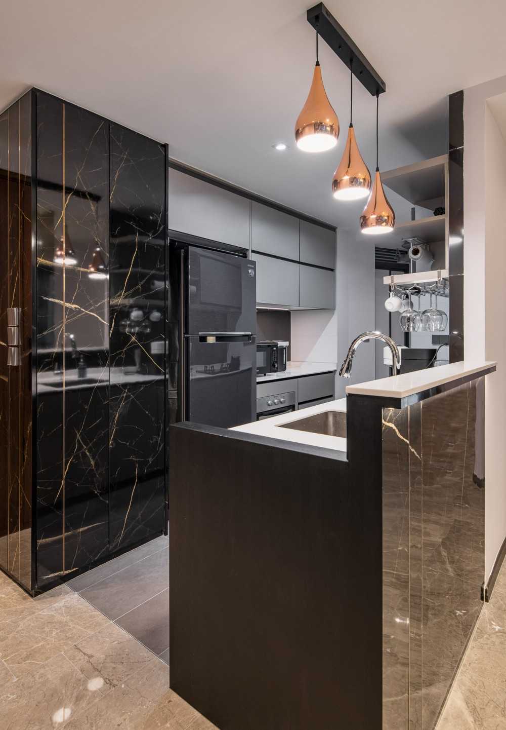 Contemporary Kitchen with Countertop and Homogeneous Tiles