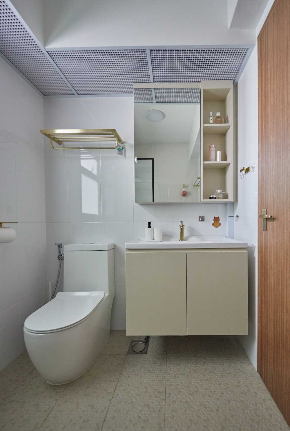Contemporary Bathroom with Mirror and Bathroom Mirrors