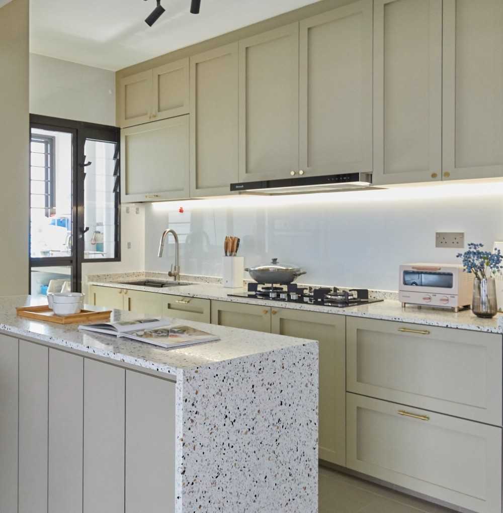 Contemporary Kitchen with Countertop and Oven