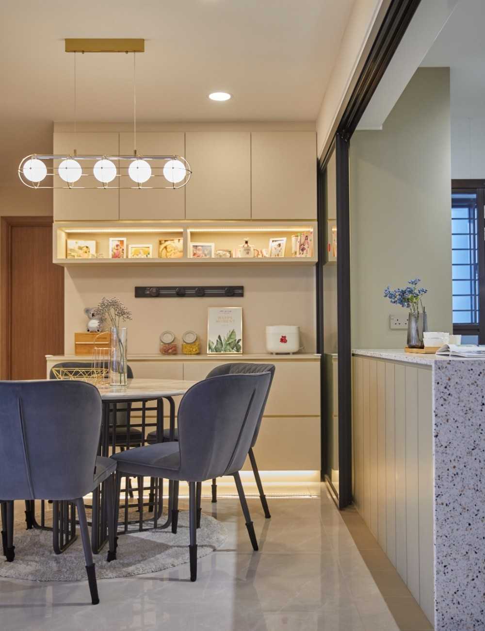 Contemporary Dining Room with Ceiling Light and Dining Table