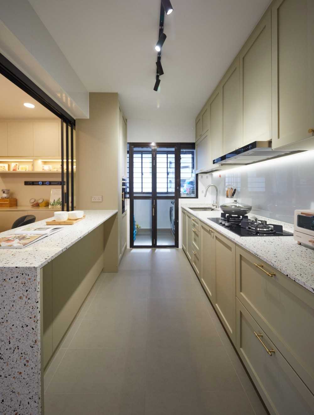 Contemporary Kitchen with Kitchen Island and Cupboard