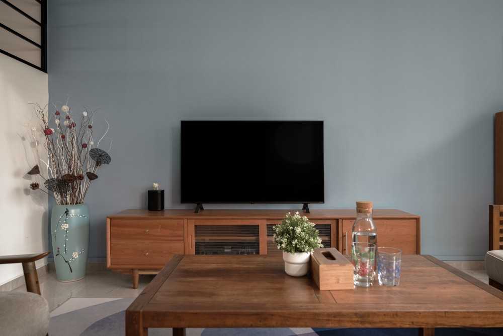 Modern Living Room with TV Console and Coffee Table