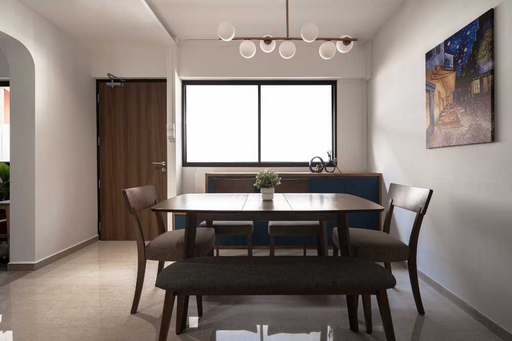 Modern Dining Room with Dining Table and Lighting