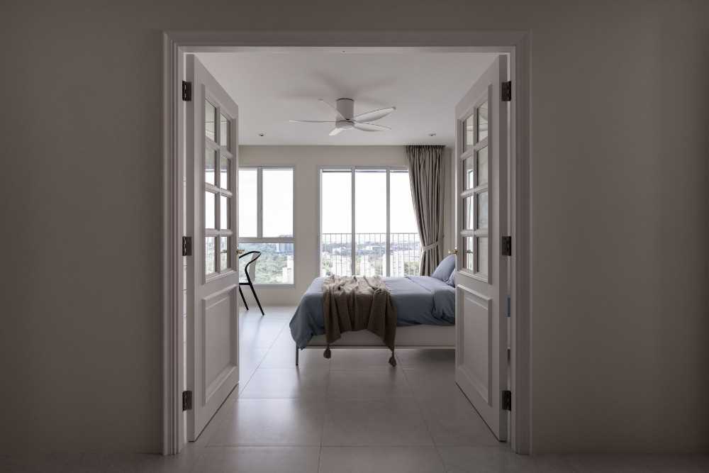 Transitional Bedroom with Bedroom Dresser and Queen Bed