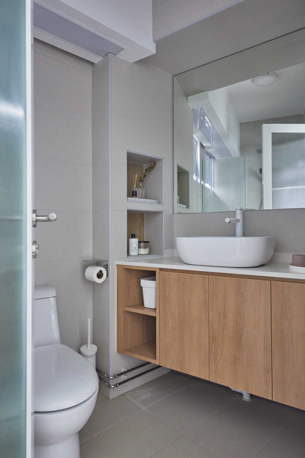 Scandinavian Bathroom with Bathroom Storage and Bathroom Sinks