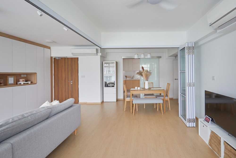 Scandinavian Dining Room with Dining Table and Dining Chairs