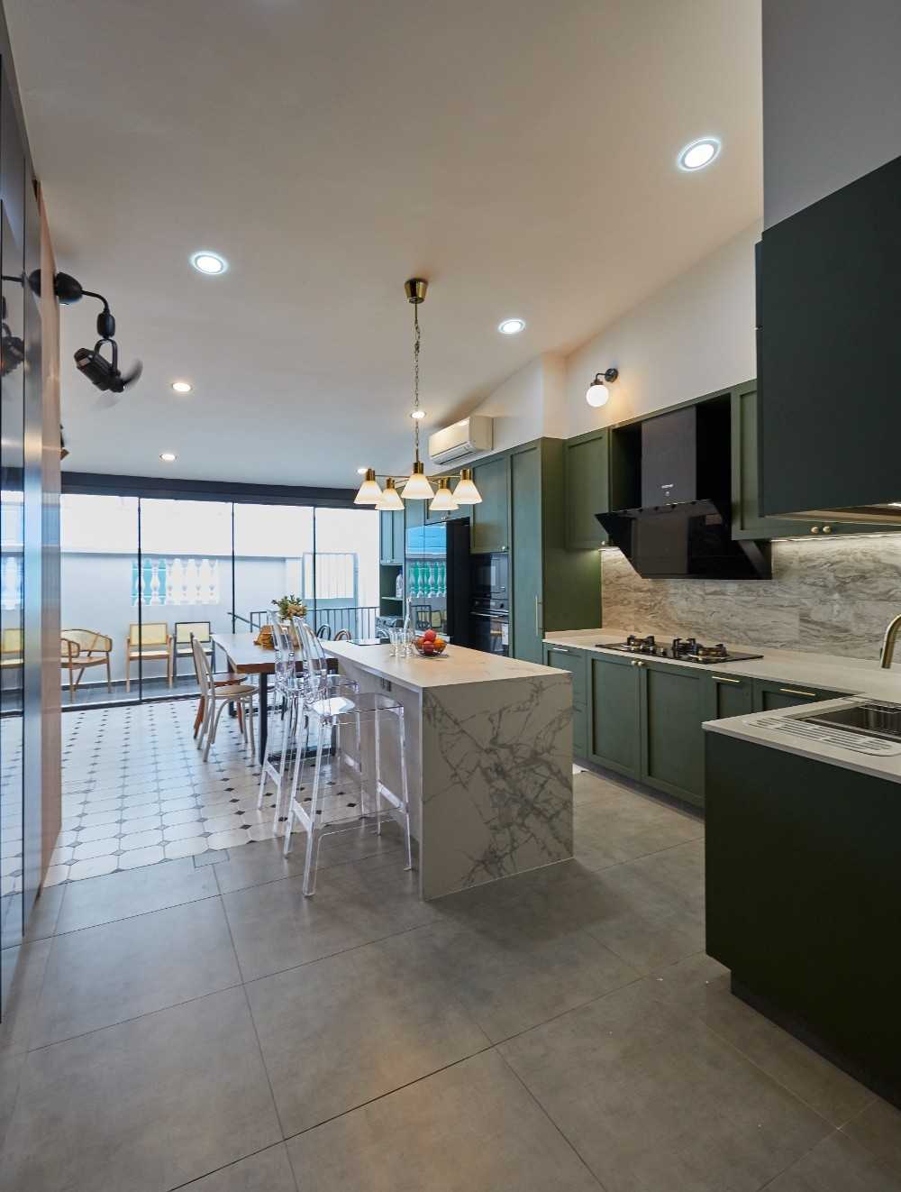 Transitional Kitchen with Countertop and Kitchen Accessories